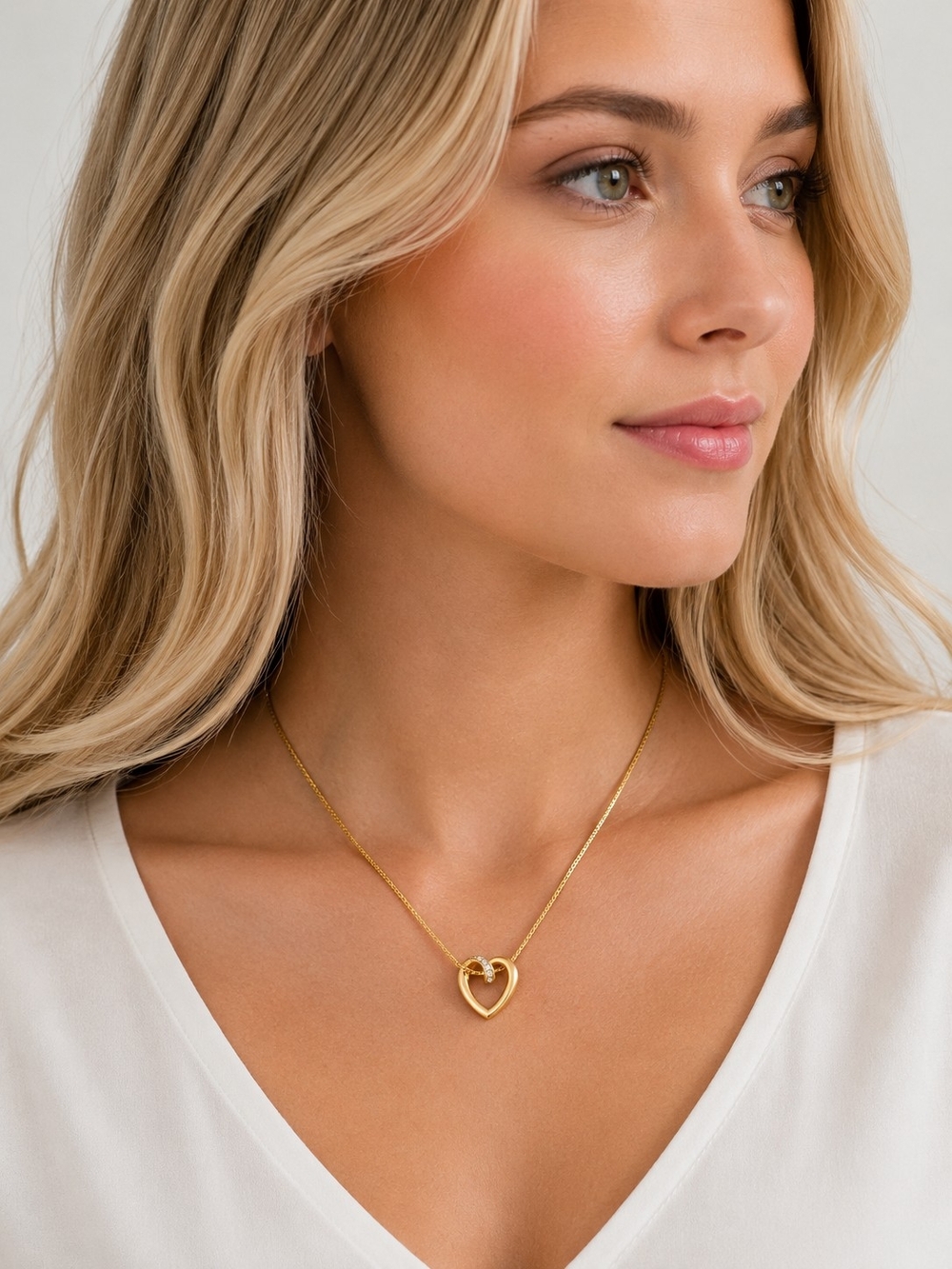 Avon Gold Heart Pendant Necklace